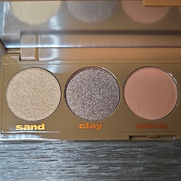 Beauty For Certain "Soft to Sculpted" Eye Contour Palette - Picture 3 of 8